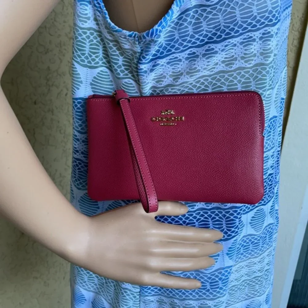 Coach Large Corner Zip Wristlet Gold/Rouge NWT - Picture 12 of 15